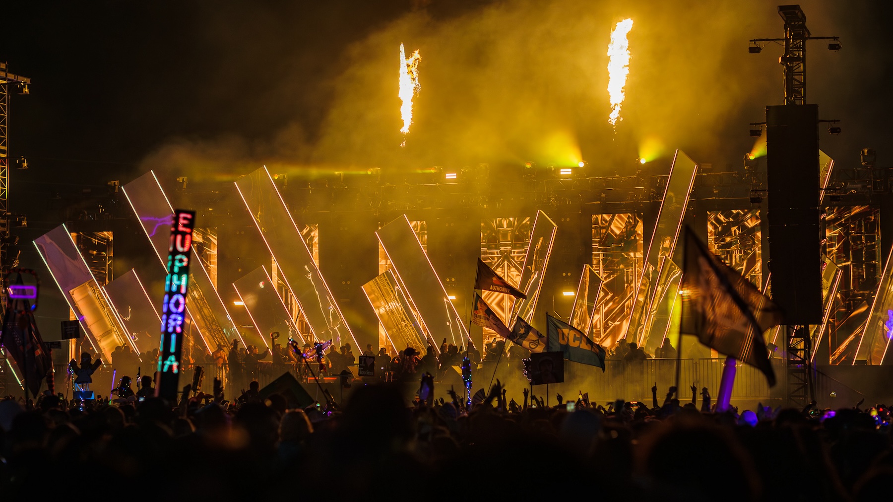 The Looking Glass Stage Beyond Wonderland So Cal 2025 by Lucid Creates