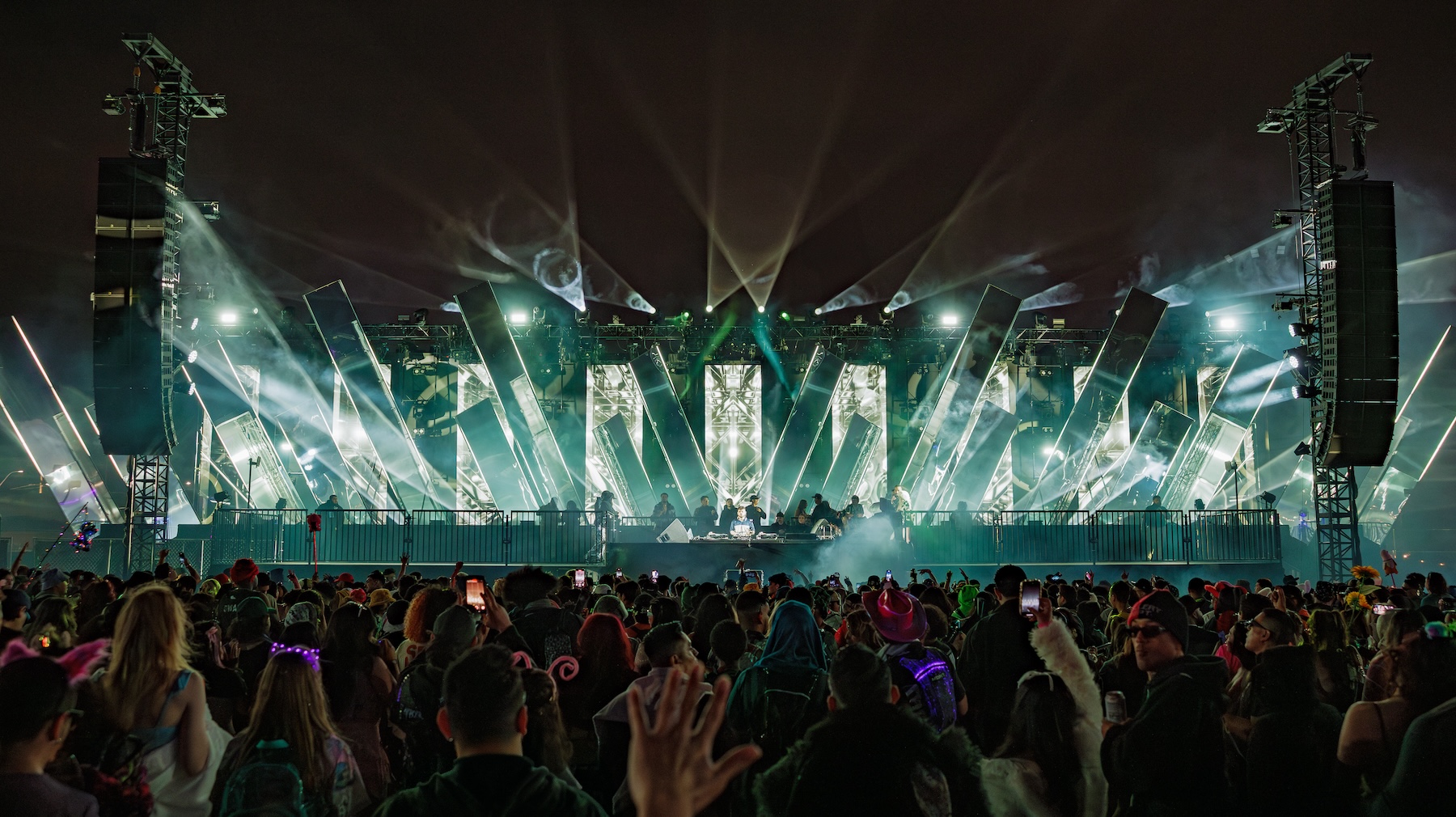 The Looking Glass Stage Beyond Wonderland So Cal 2025 by Lucid Creates